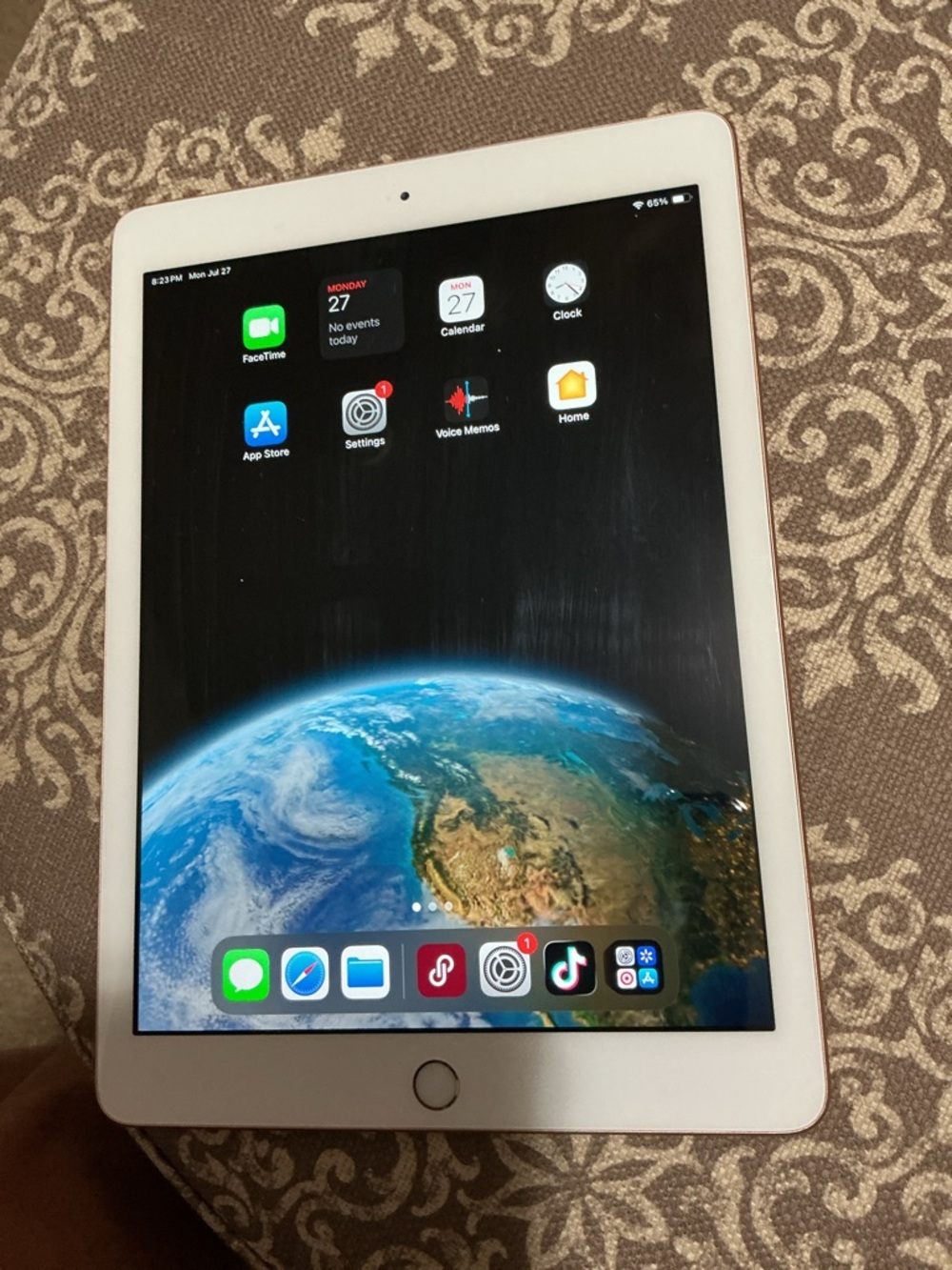 Last Call😳Apple iPad 9.7” 6th Gen Rose Gold WORKS GREAT!